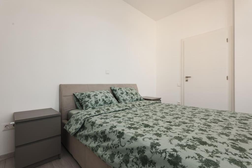 Ambassador Apartment Baia Mare Extérieur photo