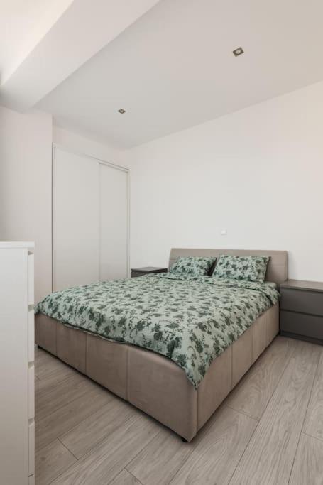 Ambassador Apartment Baia Mare Extérieur photo